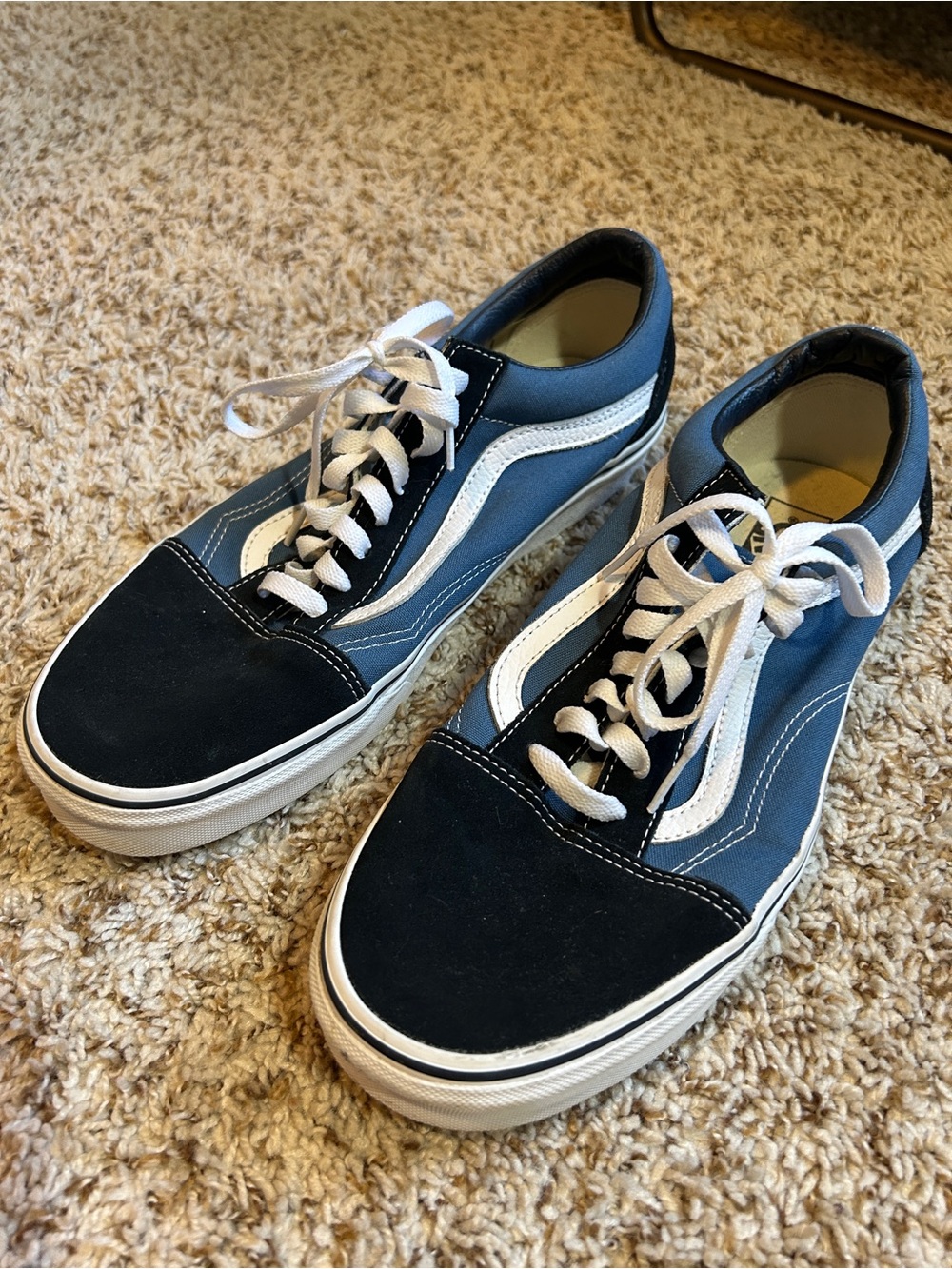 Vans Old Skool Sneakers Men’s Size 11 NWOT Navy and Blue with White Stripe